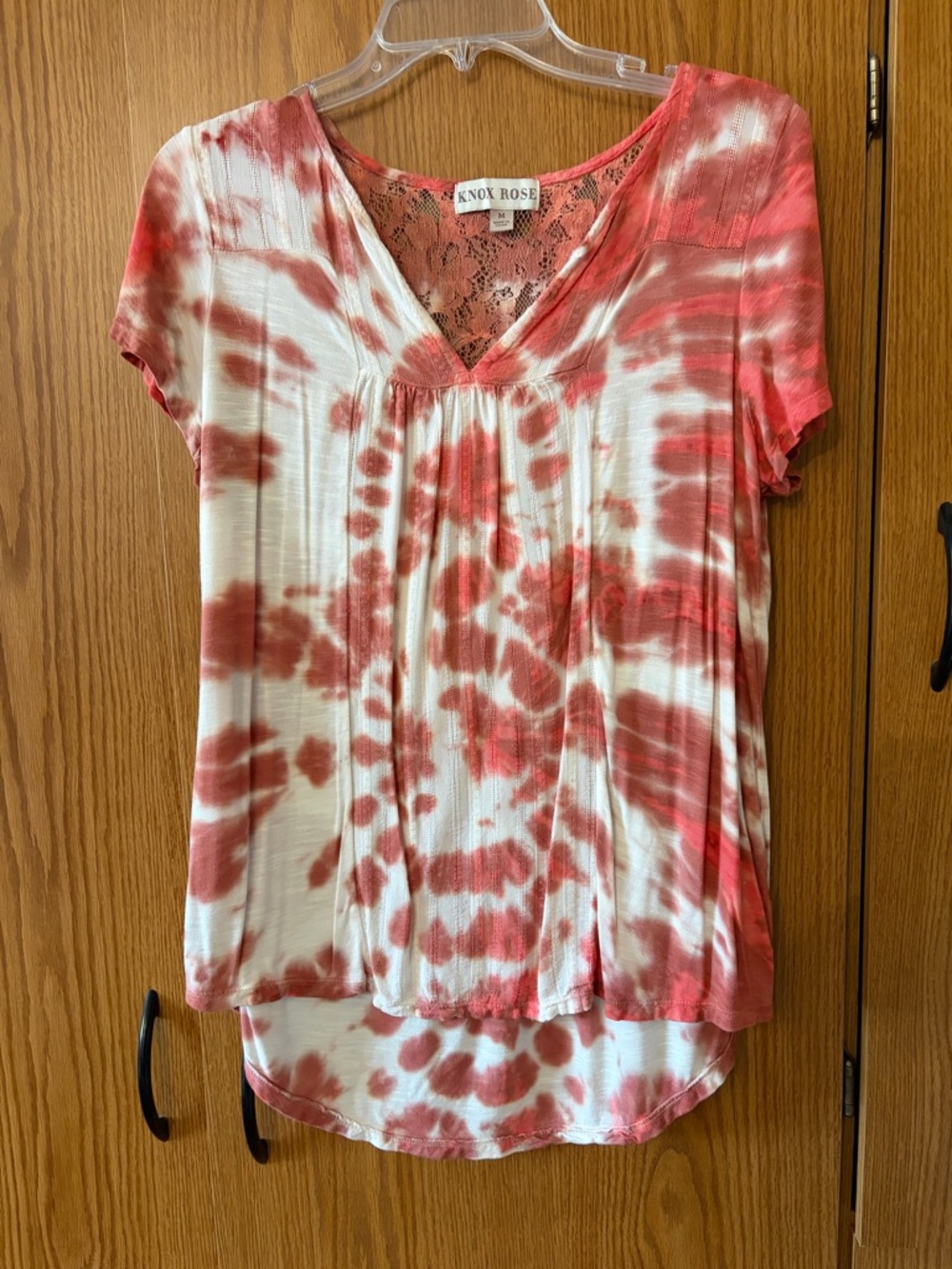 Knox Rose Coral and White Tie-Dye V-Neck Short Sleeve Top